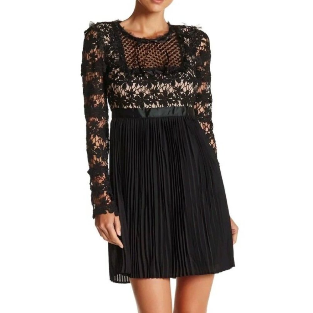 Romeo & Juliet Couture Long Sleeve Pleated dress S